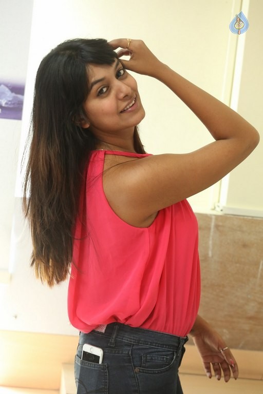 Kavya Kumar New Photos - 12 / 42 photos
