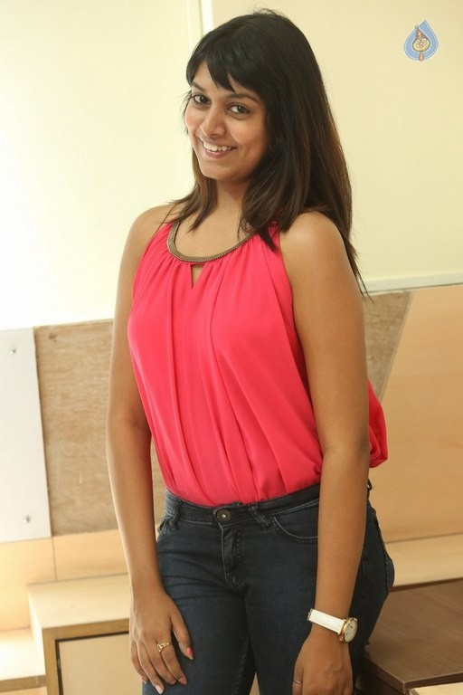 Kavya Kumar New Photos - 27 / 42 photos
