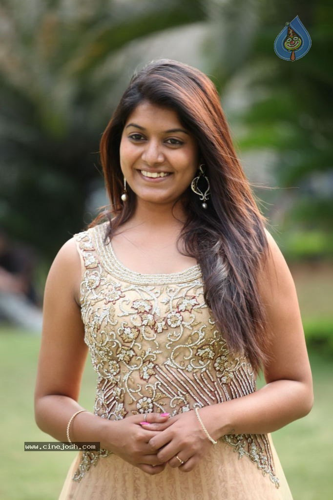 Kavya Kumar New Pics - 18 / 83 photos