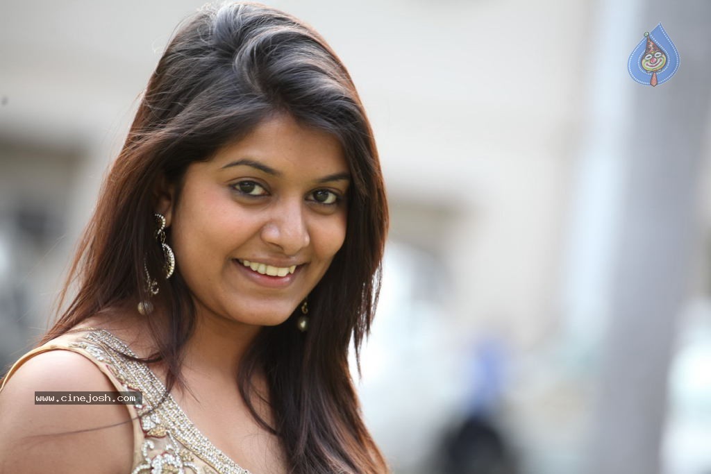 Kavya Kumar New Pics - 31 / 83 photos