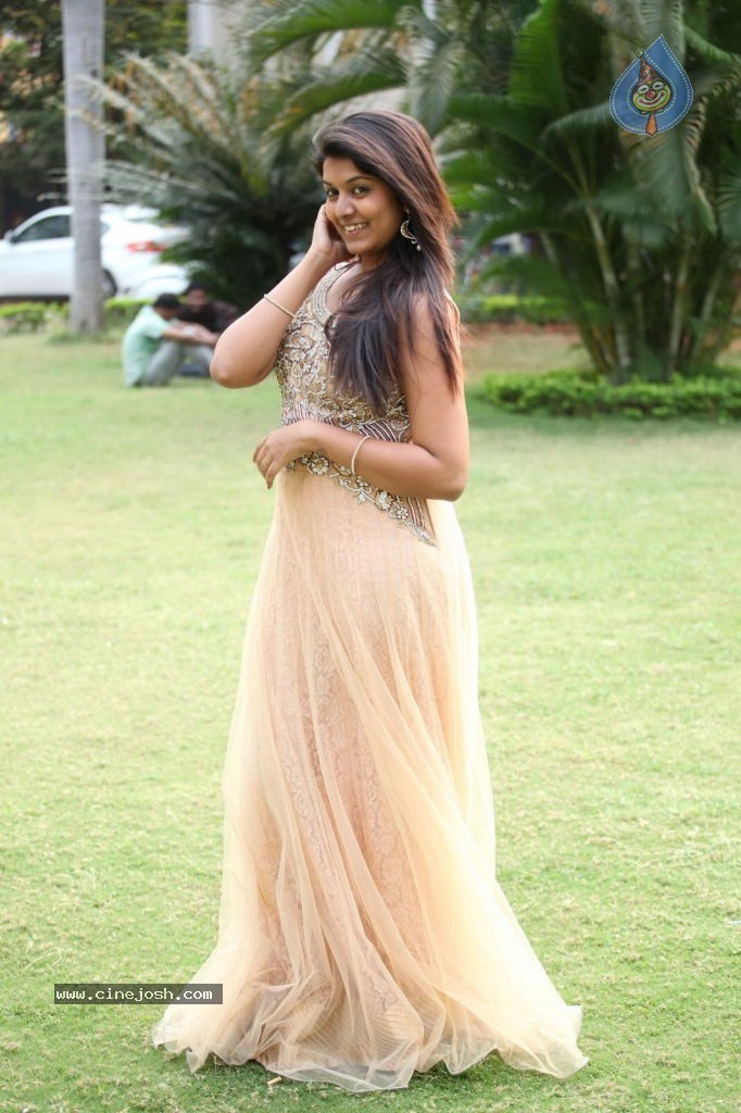 Kavya Kumar New Pics - 39 / 83 photos