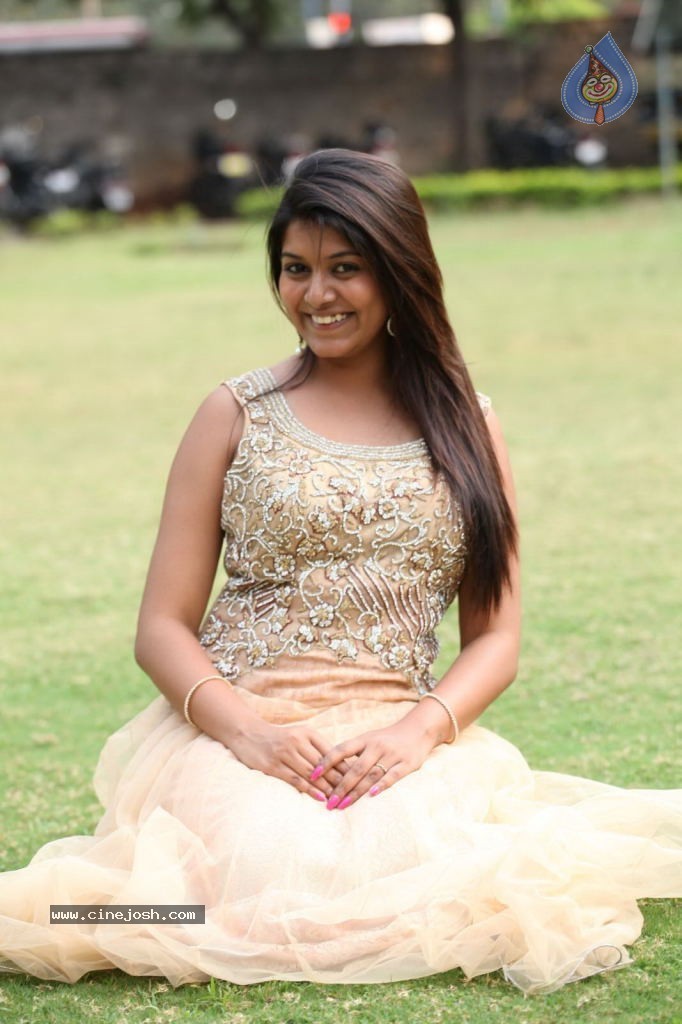 Kavya Kumar New Pics - 47 / 83 photos