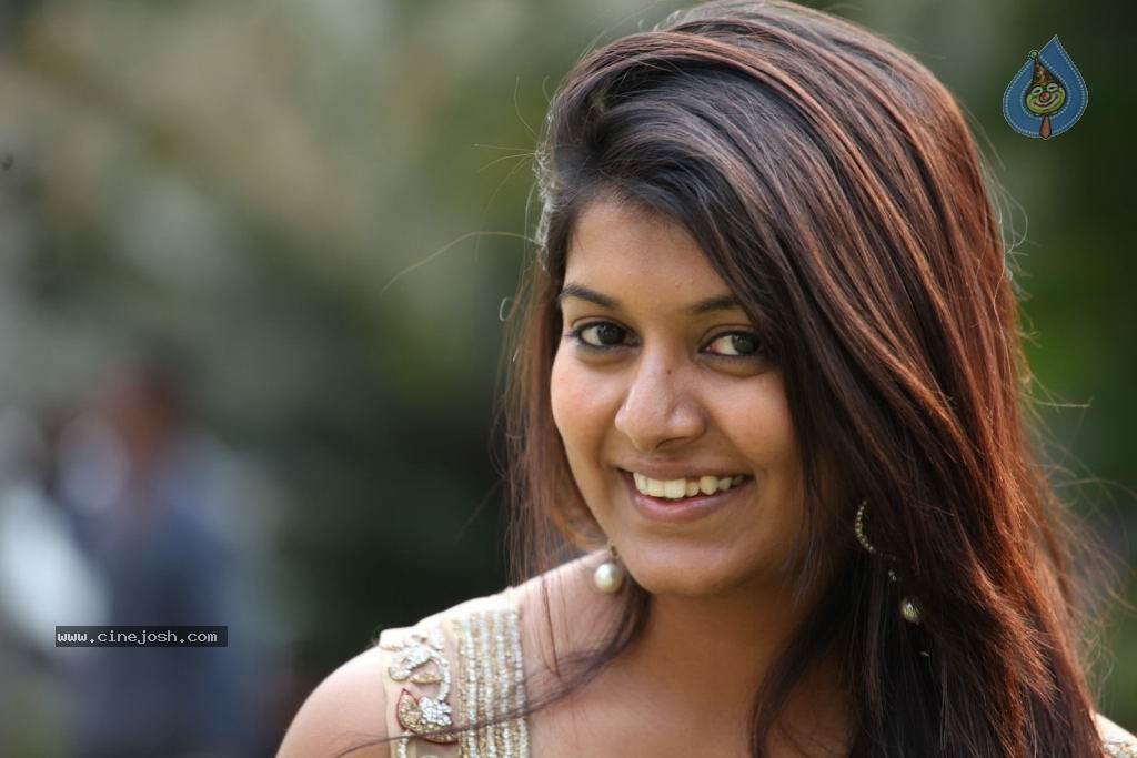 Kavya Kumar New Pics - 52 / 83 photos