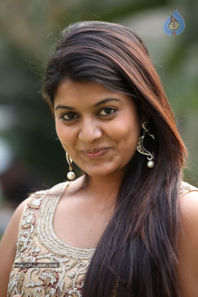 Kavya Kumar New Pics - 74 / 83 photos