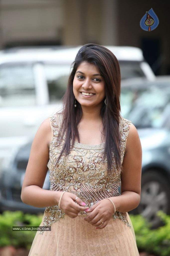 Kavya Kumar New Pics - 77 / 83 photos