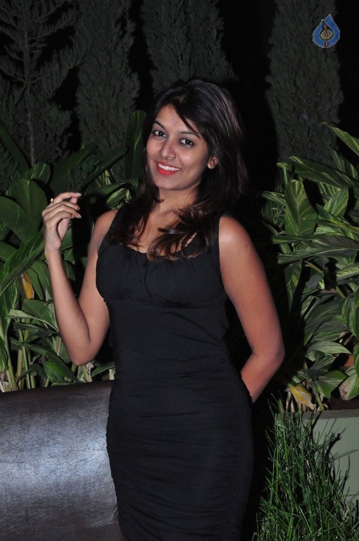 Kavya Kumar Pics - 24 / 29 photos