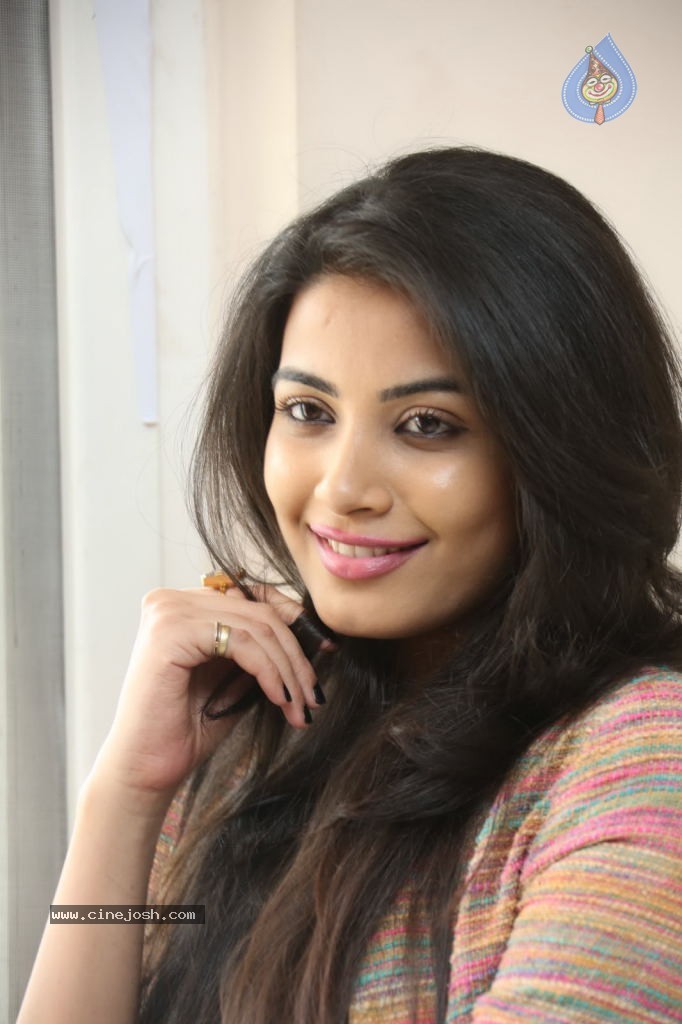 Kavya Shetty New Photos - 55 / 110 photos