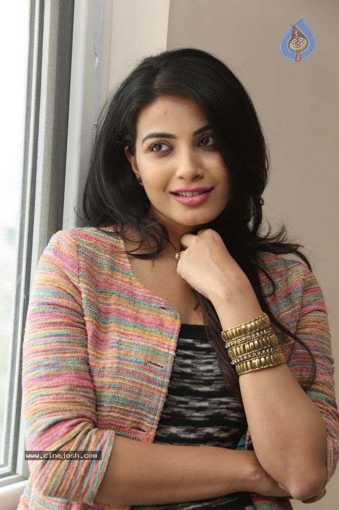 Kavya Shetty New Photos - 89 / 110 photos