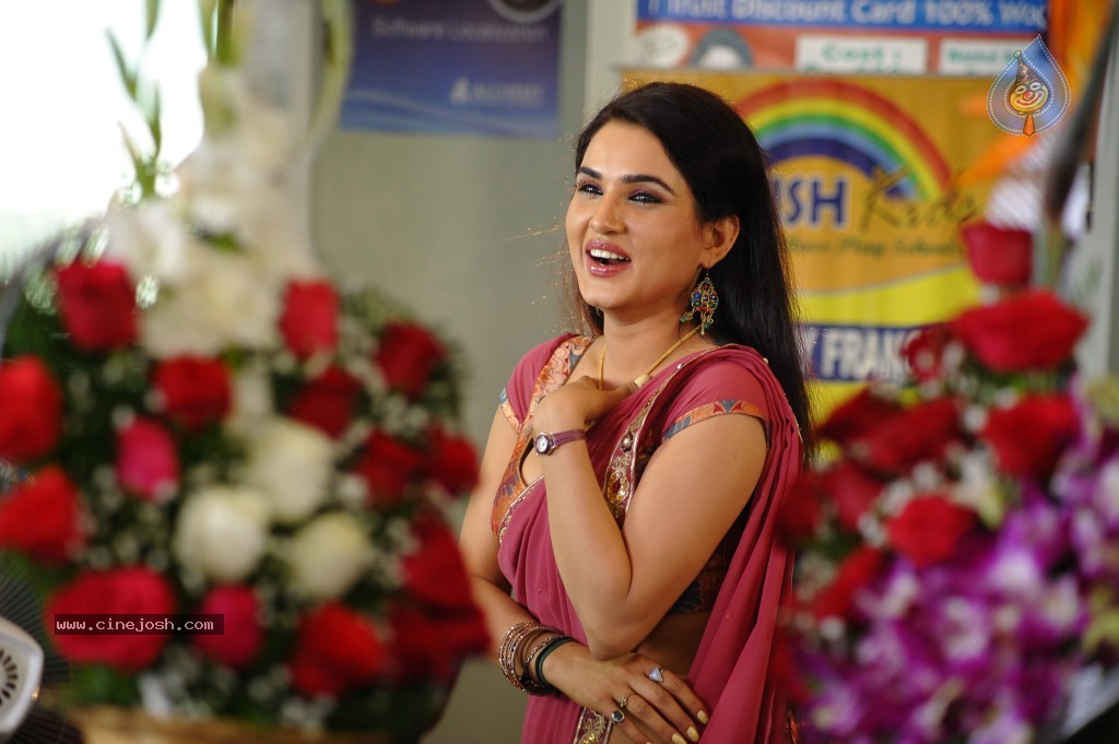 Kavya Singh Hot Gallery - 43 / 62 photos