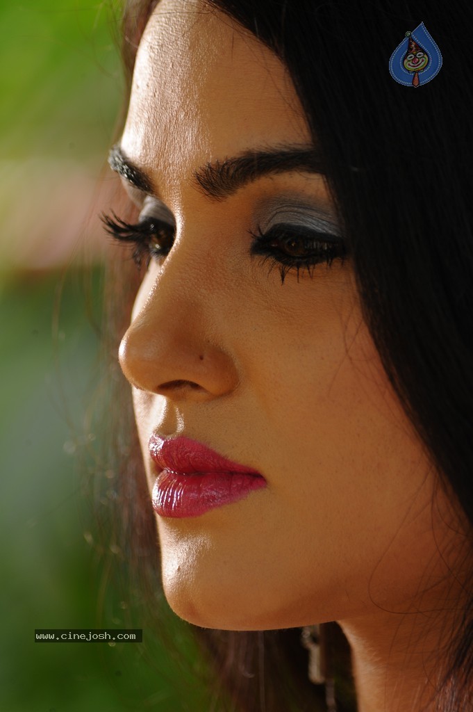 Kavya Singh Hot Images - 1 / 77 photos