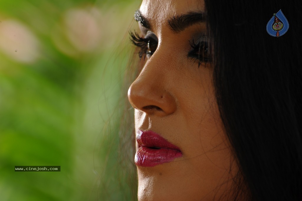 Kavya Singh Hot Images - 6 / 77 photos
