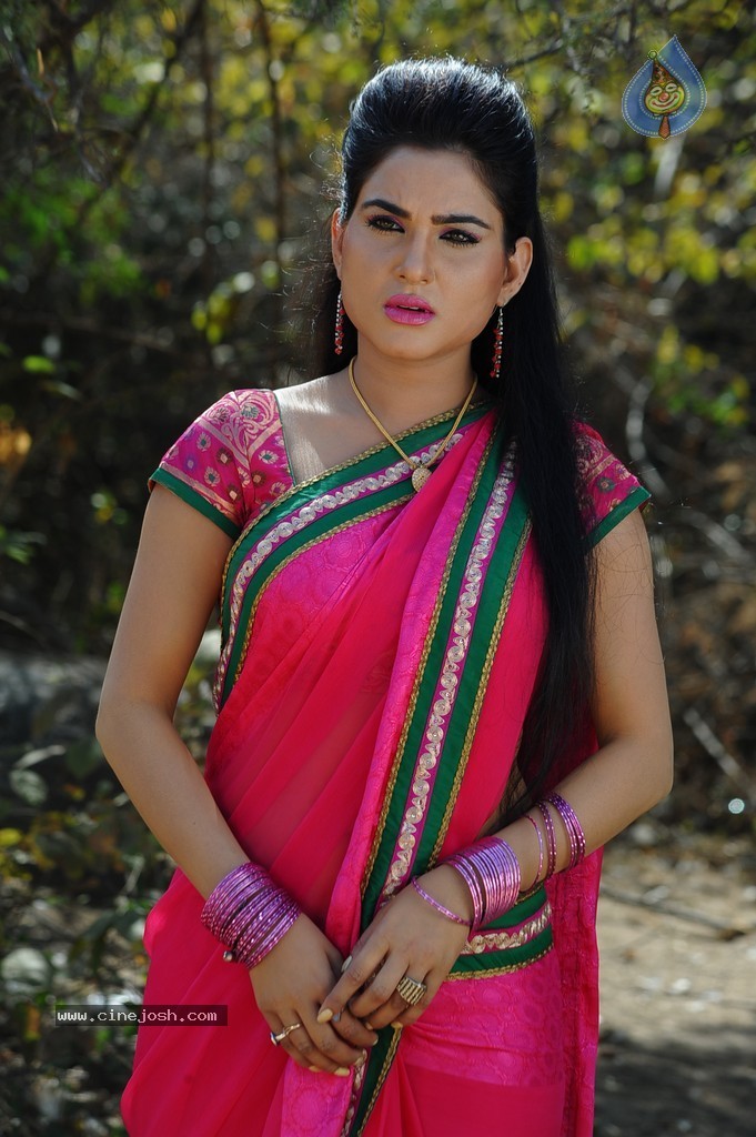 Kavya Singh Hot Images - 22 / 77 photos