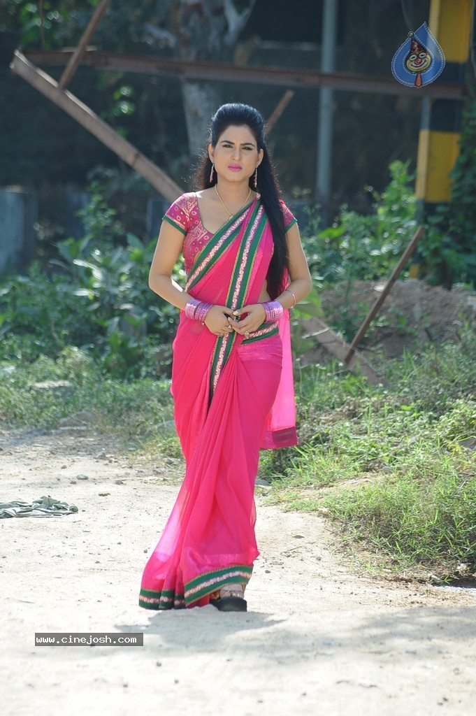 Kavya Singh Hot Images - 30 / 77 photos