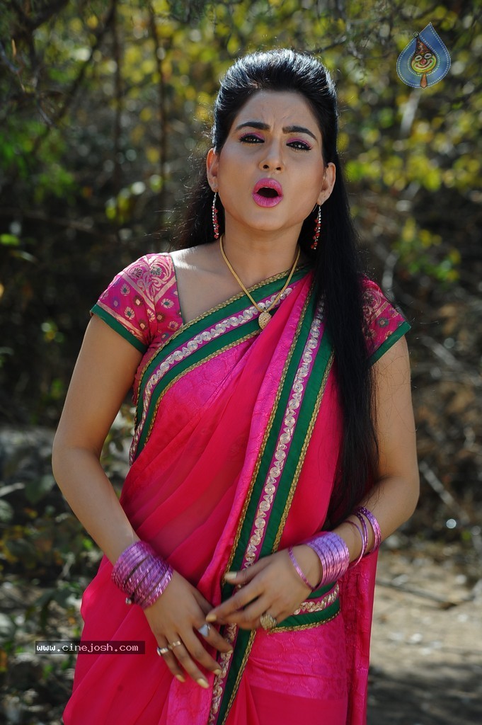 Kavya Singh Hot Images - 56 / 77 photos