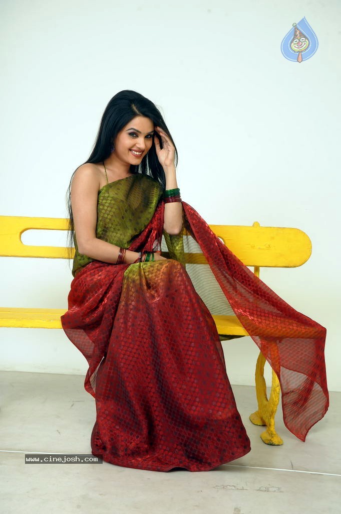 Kavya Singh Hot Stills - 24 / 47 photos