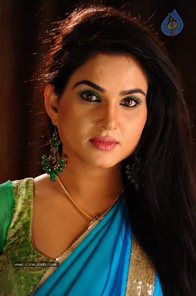 Kavya Singh New Stills - 28 / 56 photos