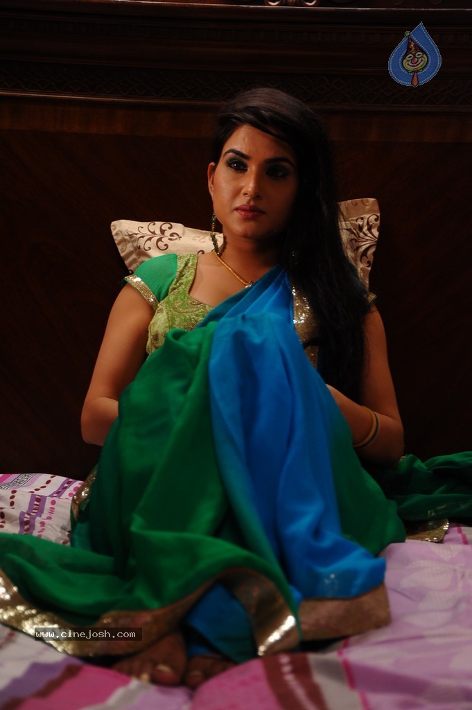 Kavya Singh New Stills - 32 / 56 photos