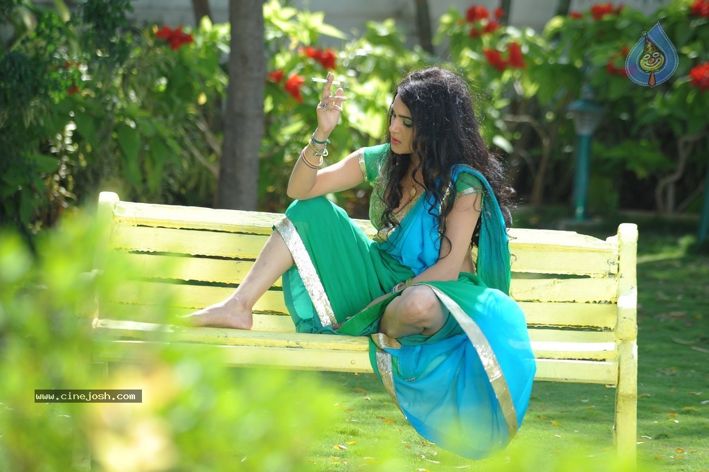 Kavya Singh New Stills - 33 / 56 photos