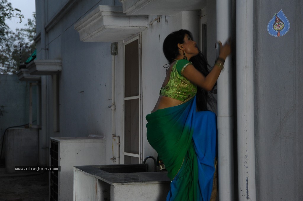 Kavya Singh New Stills - 38 / 56 photos