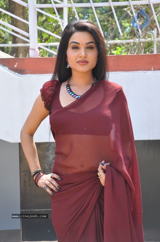 Kavya Singh Spicy Stills - 41 / 94 photos
