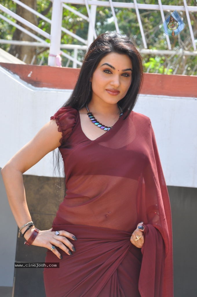 Kavya Singh Spicy Stills - 63 / 94 photos