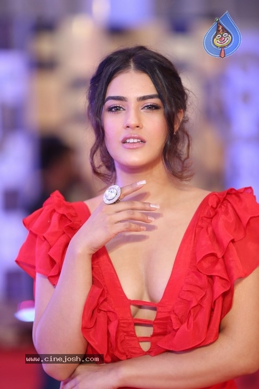 Kavya Thapar at Gaana Mirchi Music Awards South 2018 - 14 / 21 photos