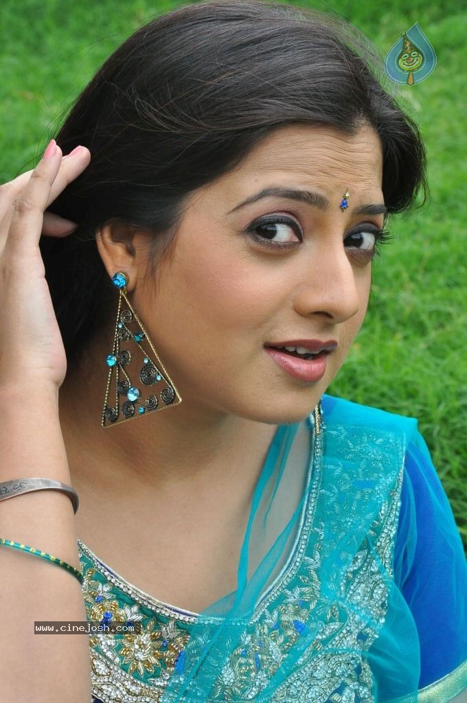 Keerthi Chawla Latest Stills - 30 / 87 photos