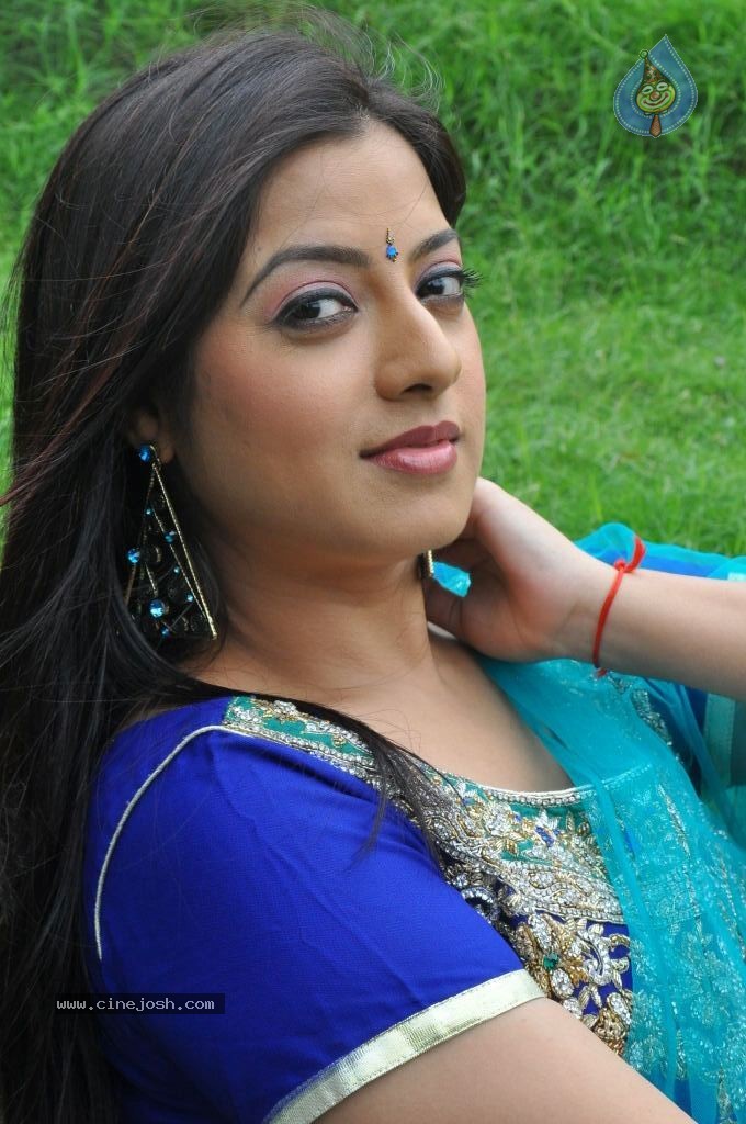 Keerthi Chawla Latest Stills - 52 / 87 photos
