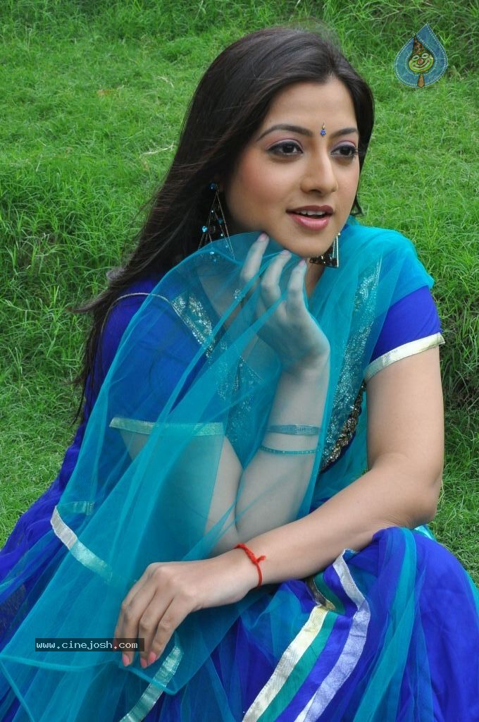 Keerthi Chawla Latest Stills - 65 / 87 photos