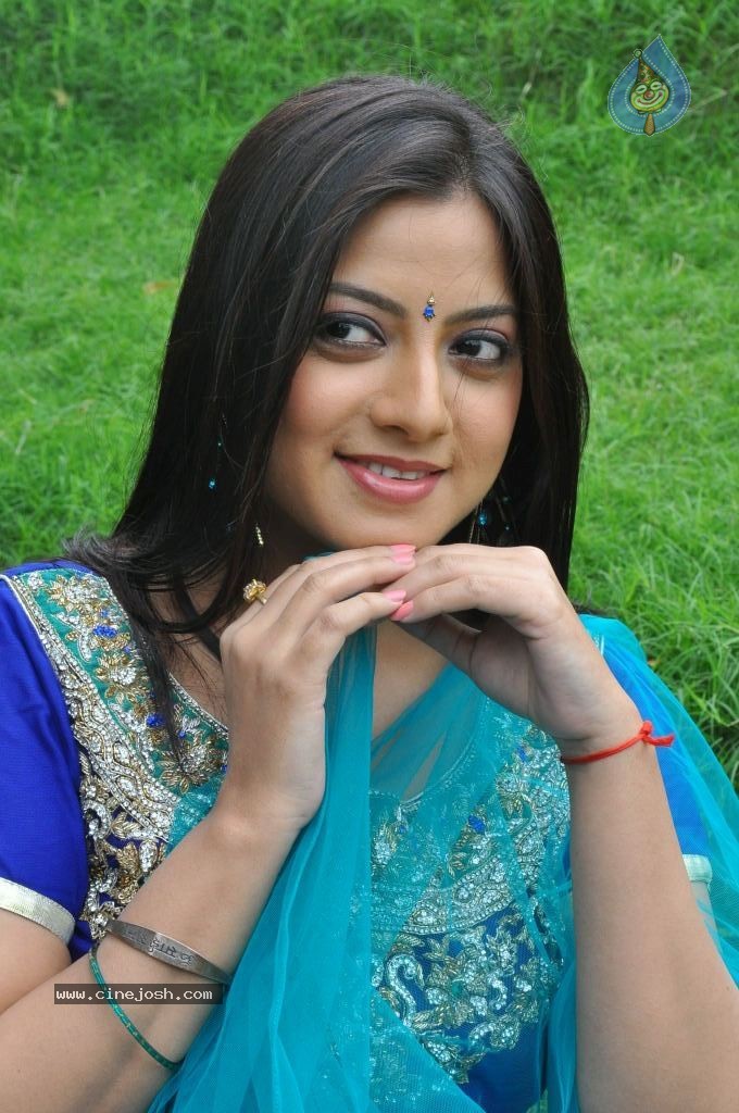 Keerthi Chawla Latest Stills - 80 / 87 photos