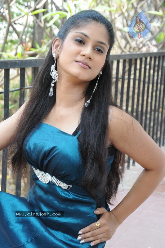 Keerthi  Gallery  - Siri Malle Puvvu - 1 / 52 photos