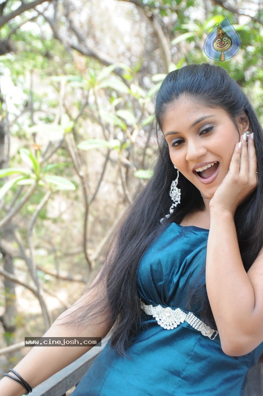 Keerthi  Gallery  - Siri Malle Puvvu - 13 / 52 photos