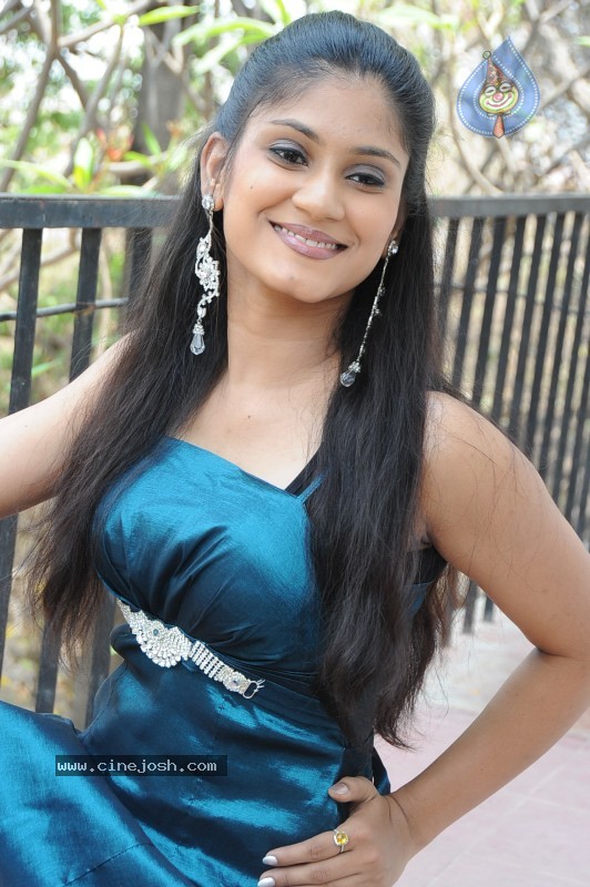 Keerthi  Gallery  - Siri Malle Puvvu - 14 / 52 photos