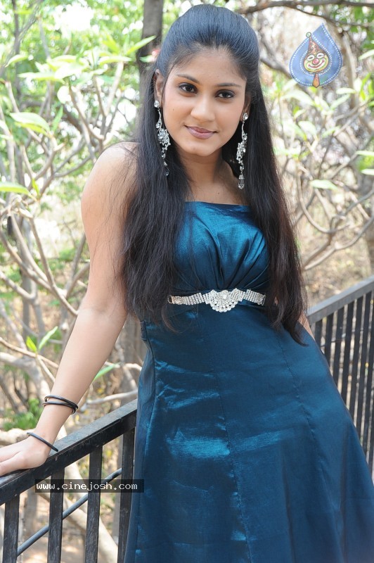 Keerthi  Gallery  - Siri Malle Puvvu - 16 / 52 photos