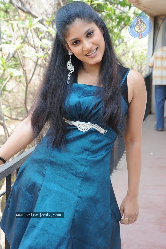 Keerthi  Gallery  - Siri Malle Puvvu - 25 / 52 photos