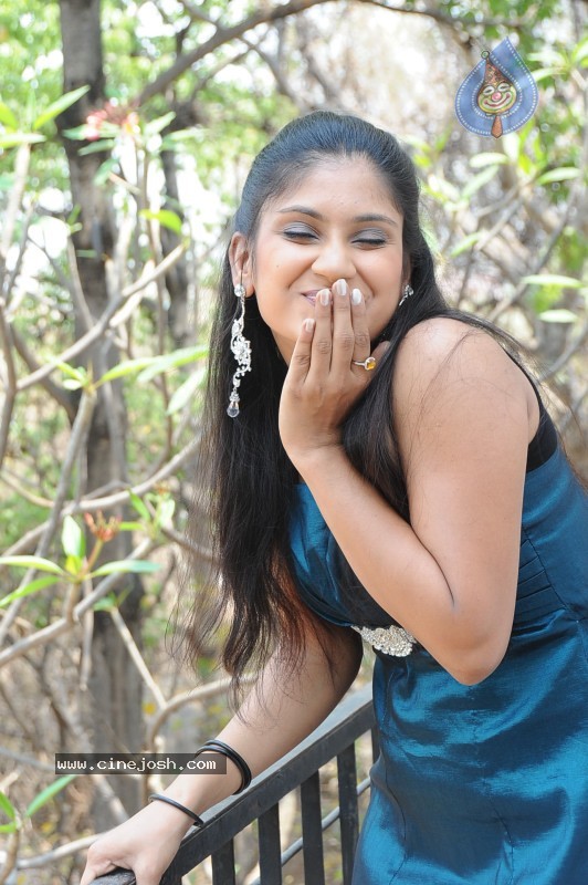 Keerthi  Gallery  - Siri Malle Puvvu - 33 / 52 photos
