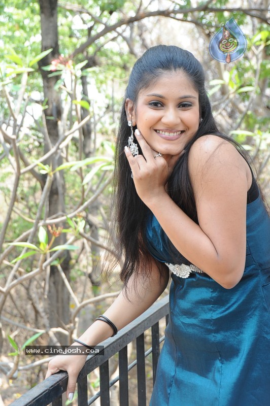 Keerthi  Gallery  - Siri Malle Puvvu - 37 / 52 photos