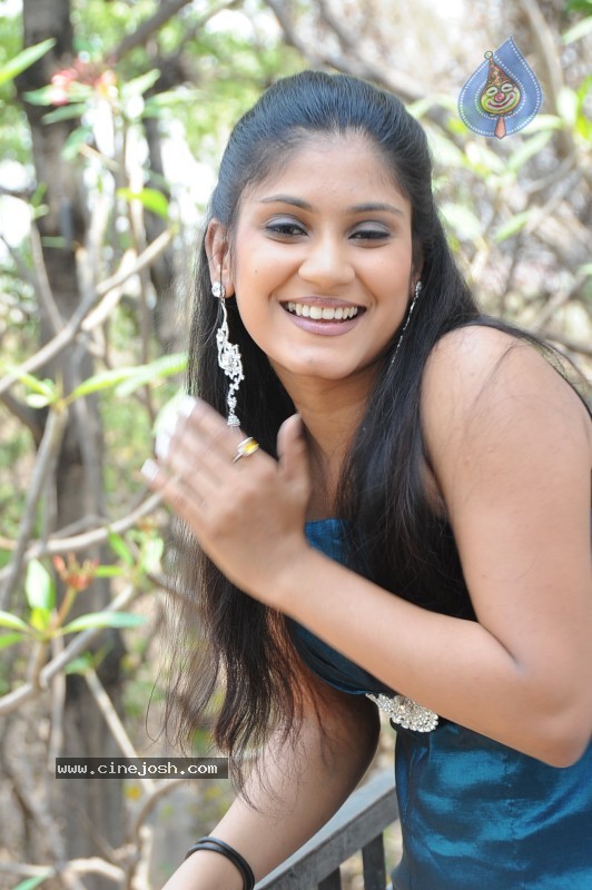 Keerthi  Gallery  - Siri Malle Puvvu - 39 / 52 photos