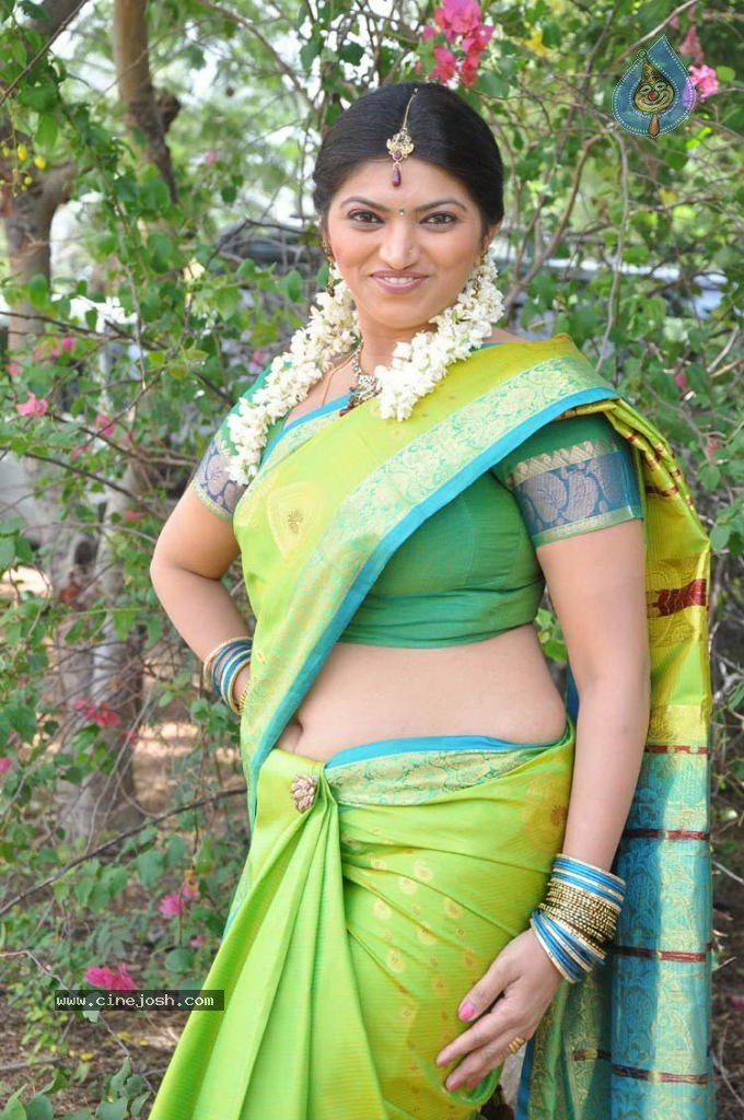 Keerthi Naidu Stills - 16 / 30 photos
