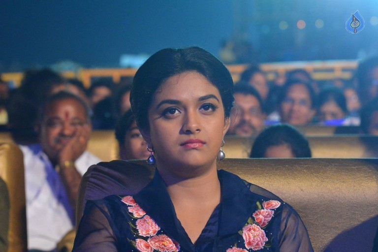 Keerthi Suresh at Nenu Local Audio Launch - 9 / 37 photos