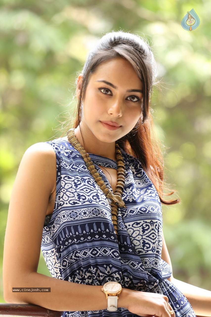 Kenisha Chandran New Stills - 7 / 42 photos