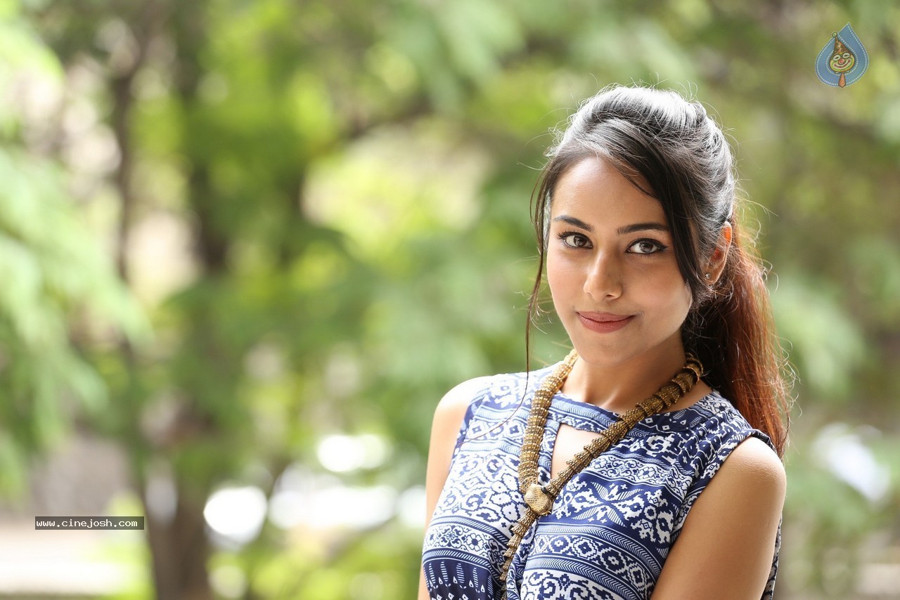 Kenisha Chandran New Stills - 14 / 42 photos