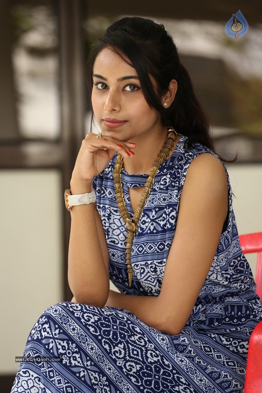 Kenisha Chandran New Stills - 16 / 42 photos