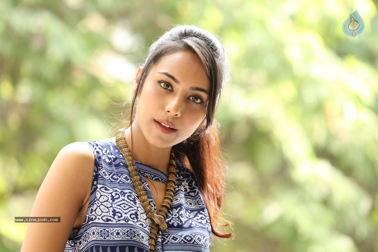 Kenisha Chandran New Stills - 25 / 42 photos