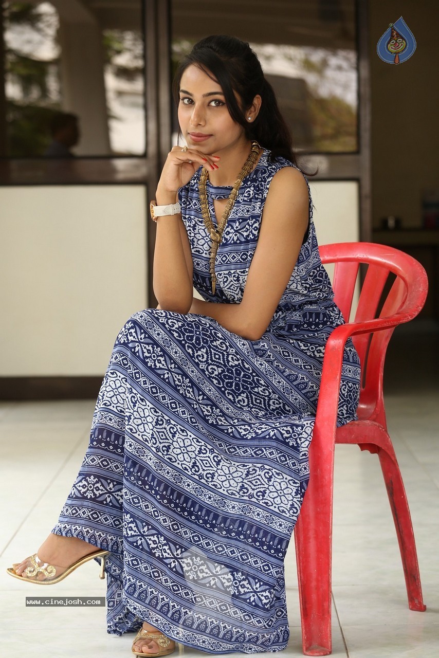 Kenisha Chandran New Stills - 40 / 42 photos