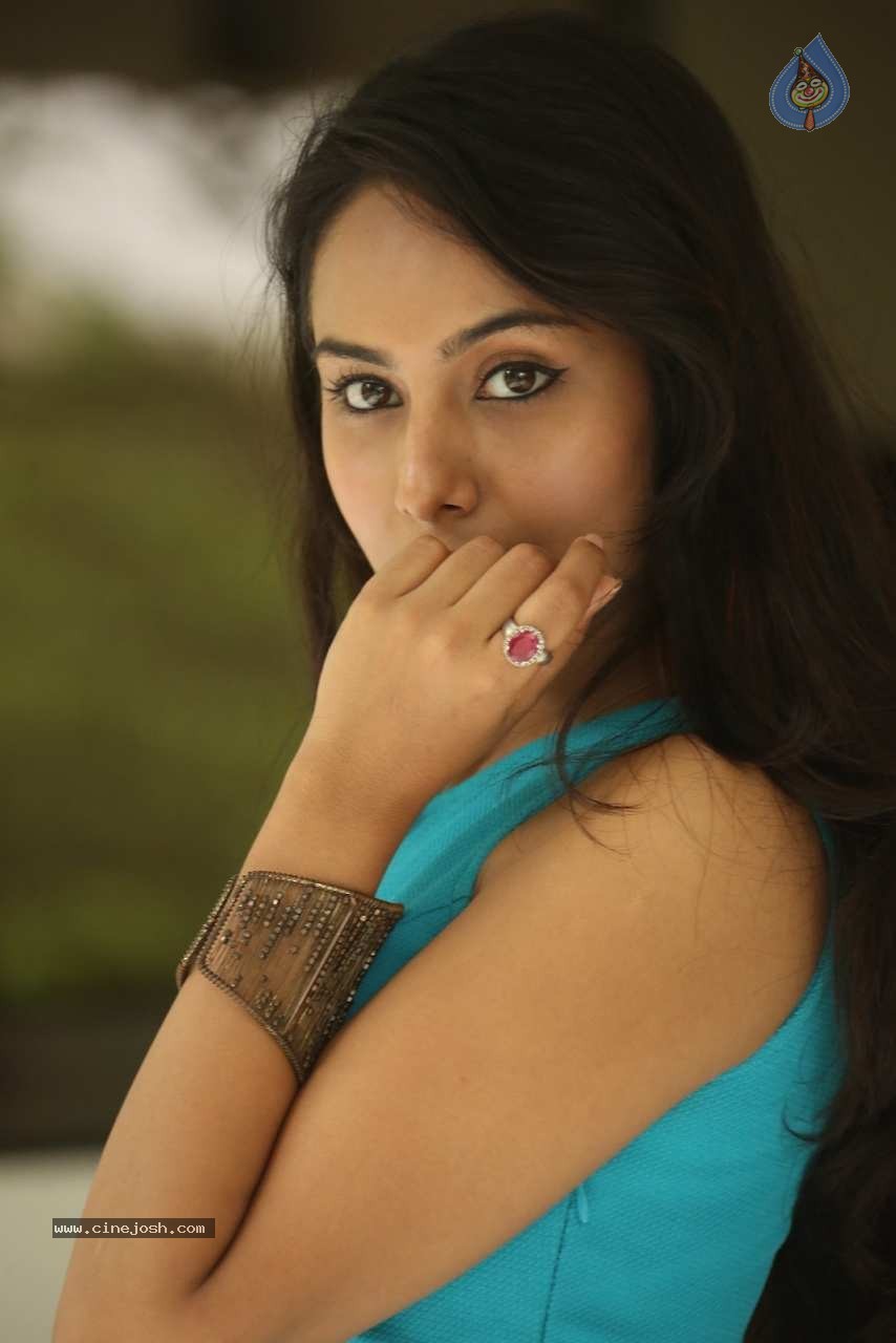 Kenisha Chandran Photos - 8 / 61 photos