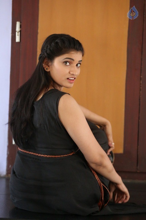 Khanishka New Photos - 25 / 31 photos