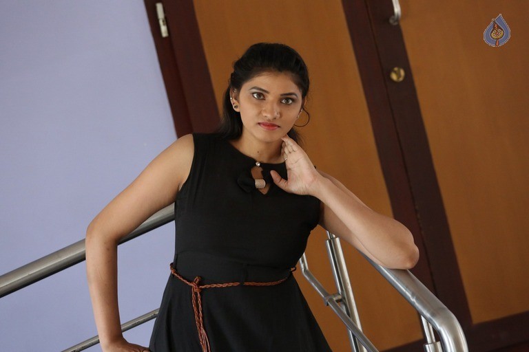 Khanishka New Photos - 29 / 31 photos