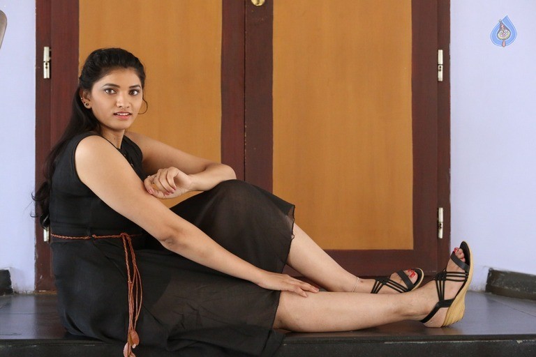 Khanishka New Photos - 31 / 31 photos