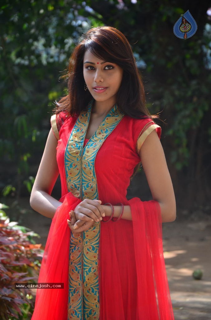 Khenishna Chandran Stills - 29 / 40 photos